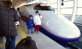 (3)Shinkansen service extended to Aomori Pref.